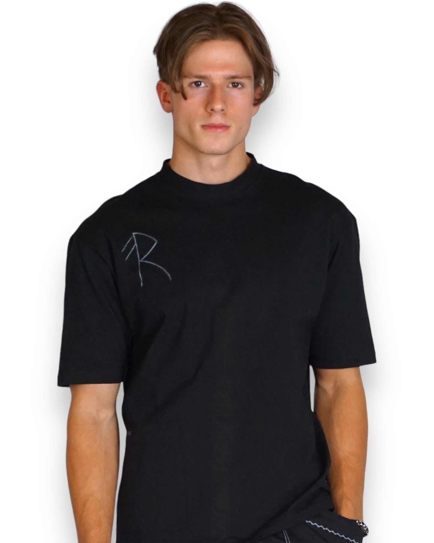 T-Shirt in schwarz mit Rune (Unisex)